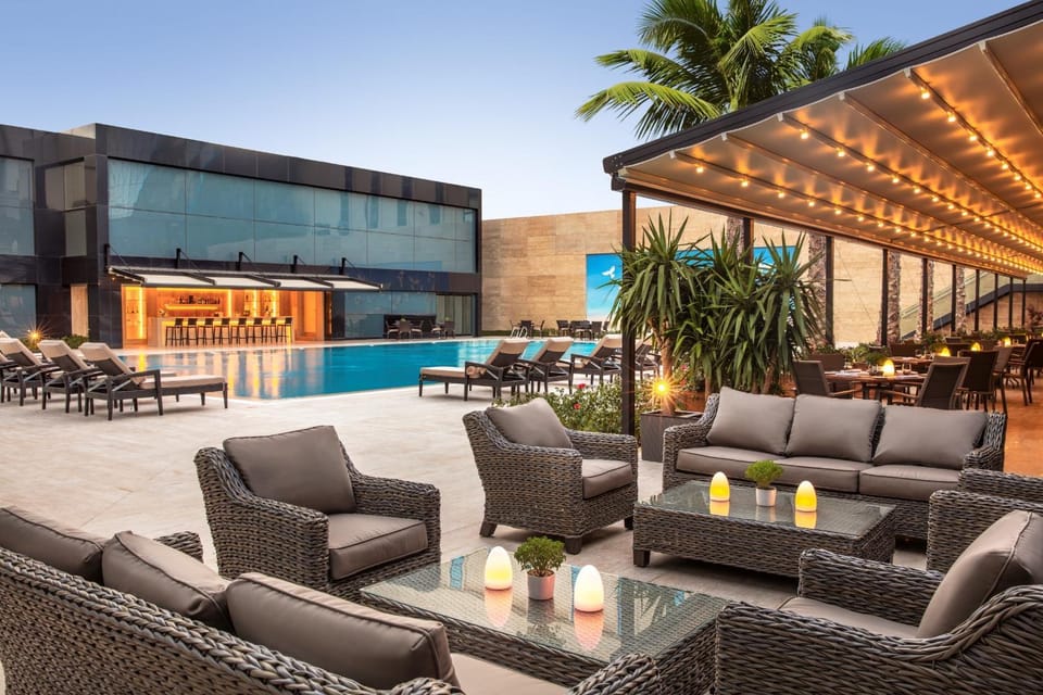 Swimming pool, Lunch, Dinner, Alcoholic drinks, Non alcoholic drinks