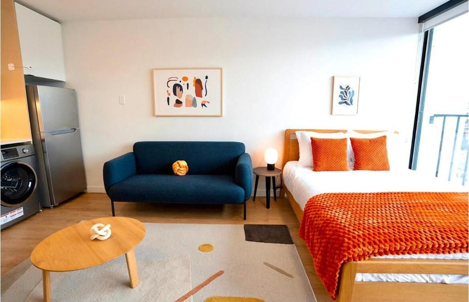 Bed, Seating area