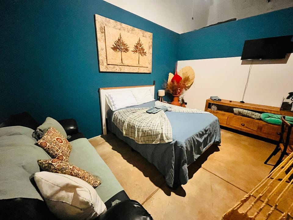 Photo of the whole room, Bedroom