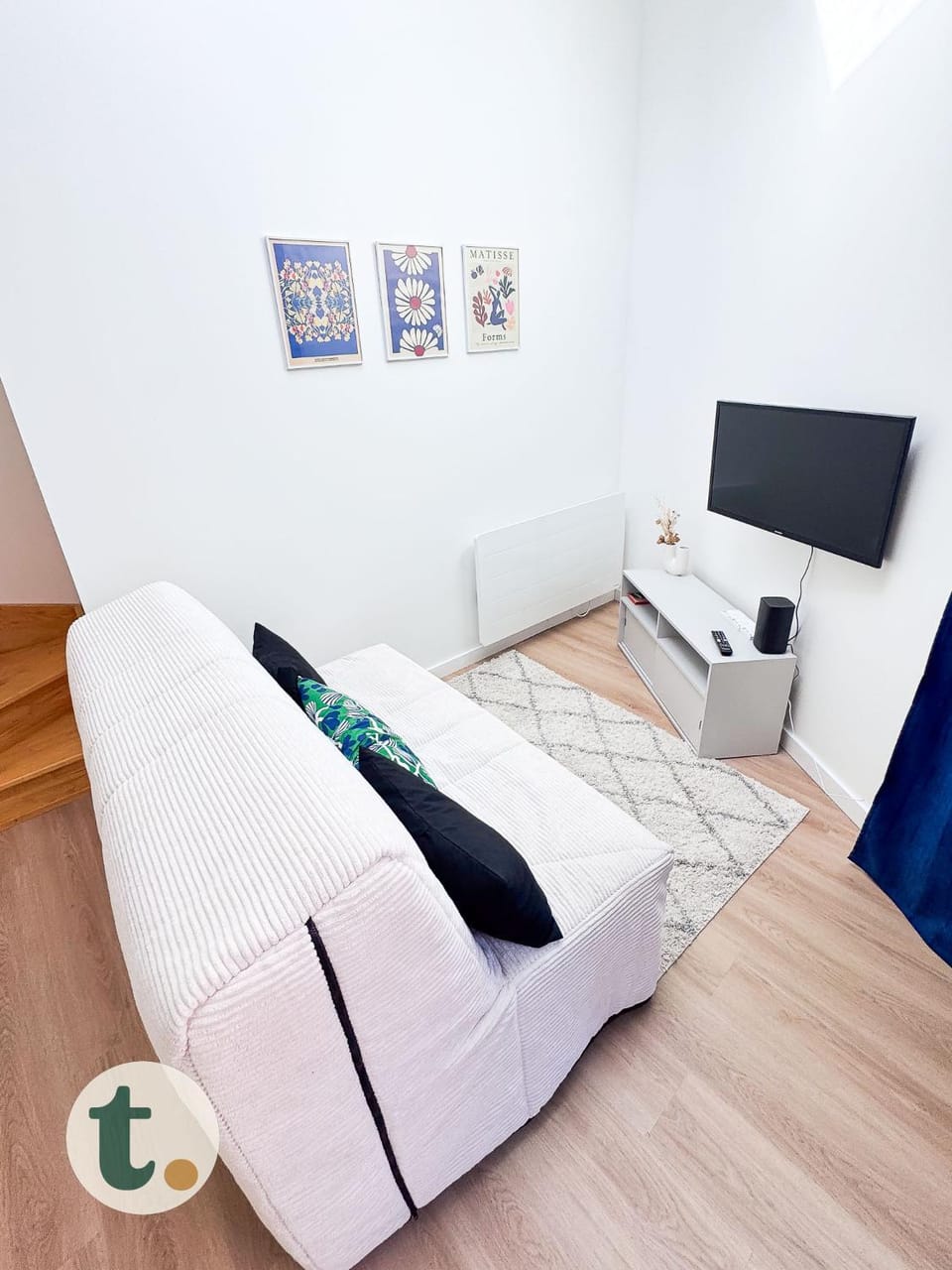 TV and multimedia, Living room, Seating area