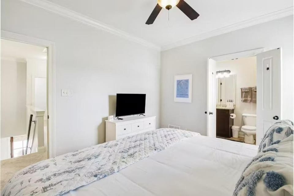 HYDR Comfy Condo Less2 mi to OM House in Oxford