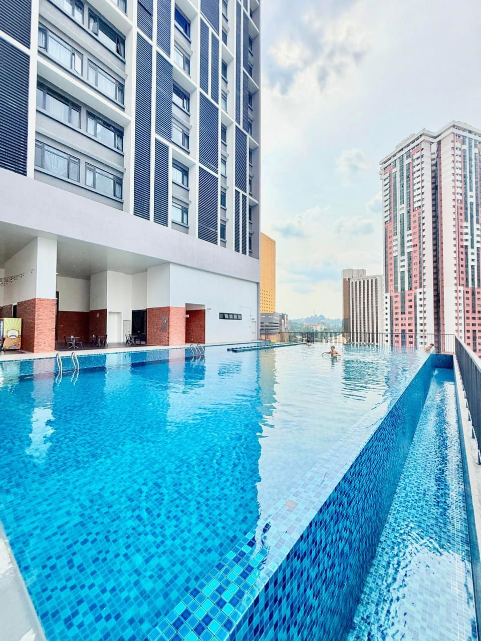 Property building, City view, Pool view, Swimming pool, sunbed
