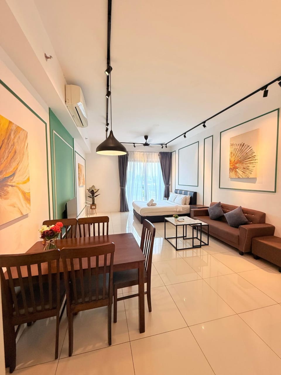 Living room, Seating area, Dining area