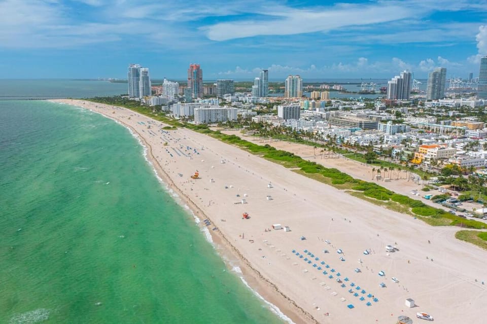 One block from beach South Beach Ocean Dr-King Bed Apartment in Flamingo Lummus