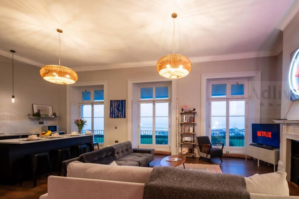 TV and multimedia, Living room, Dining area, Breakfast, Lunch, Dinner
