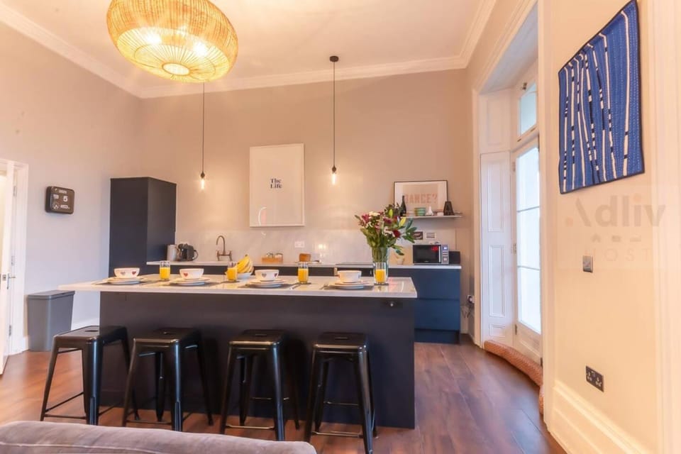 Dining area, kitchen