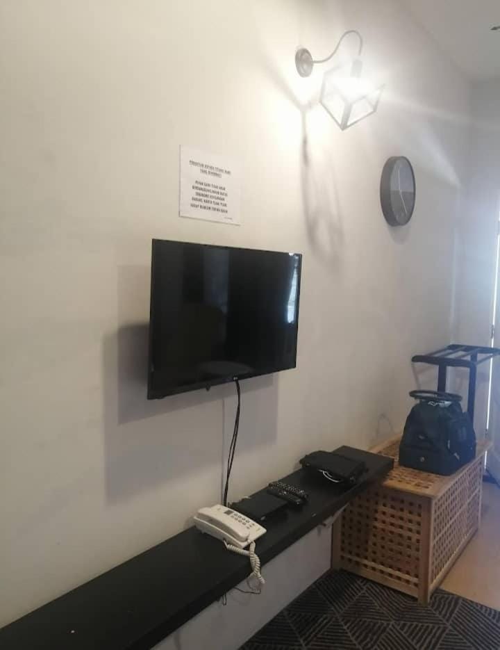 TV and multimedia, air conditioner