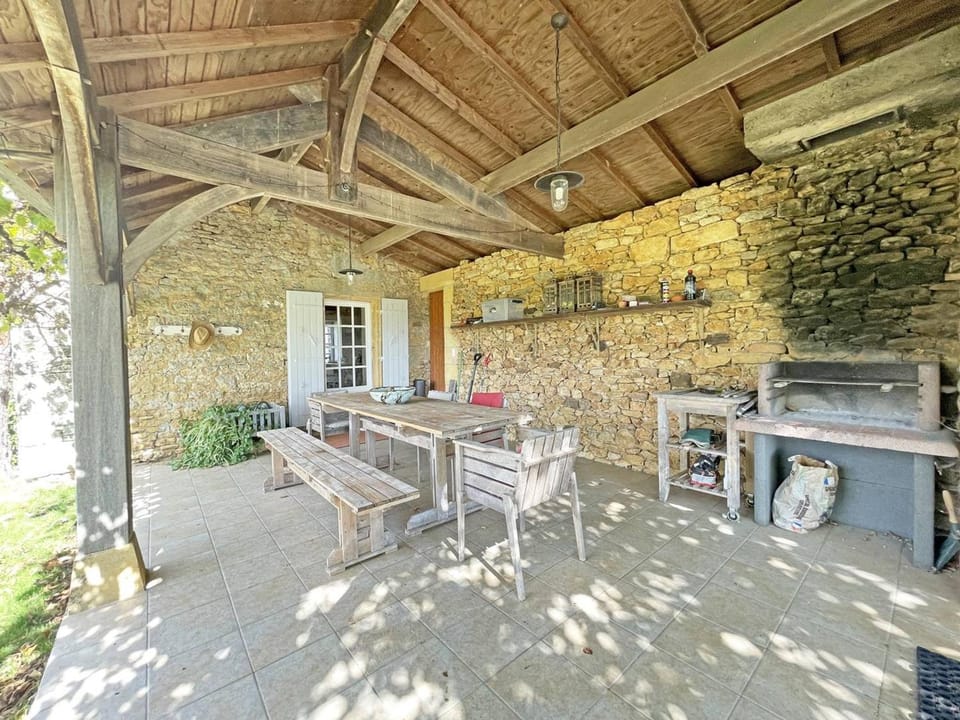 Maison périgourdine avec grande piscine pour 4 personnes House in Nouvelle-Aquitaine