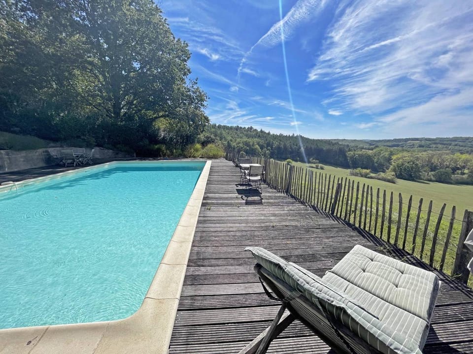 Maison périgourdine avec grande piscine pour 4 personnes House in Nouvelle-Aquitaine