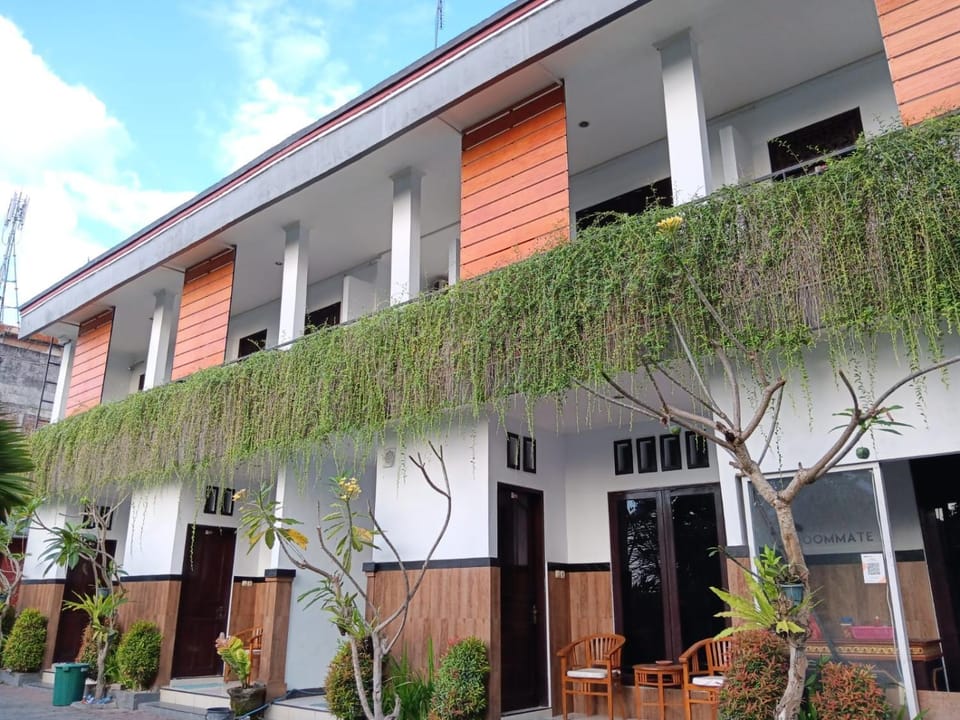 Property building, Garden, Garden view