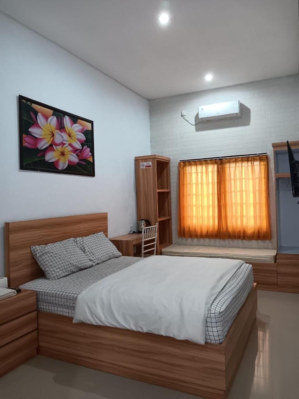 Bed, TV and multimedia, Bedroom, air conditioner
