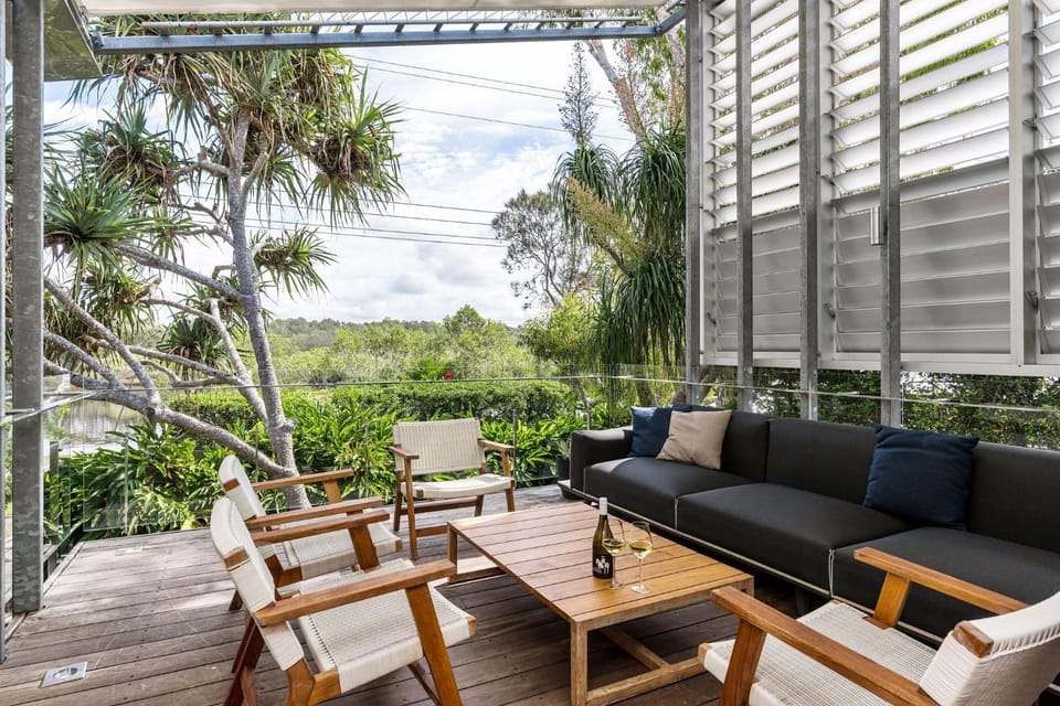 Natural landscape, View (from property/room), Balcony/Terrace, Seating area, Garden view