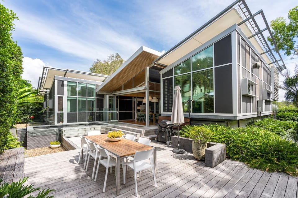 Property building, Garden, Seating area, Garden view