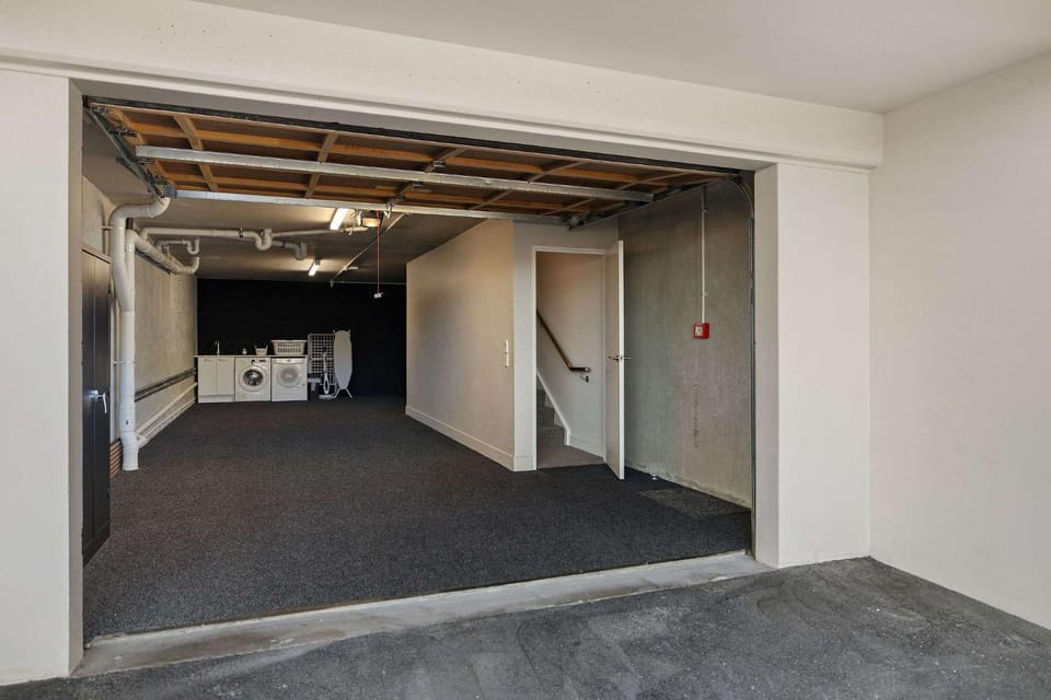 Parking, laundry