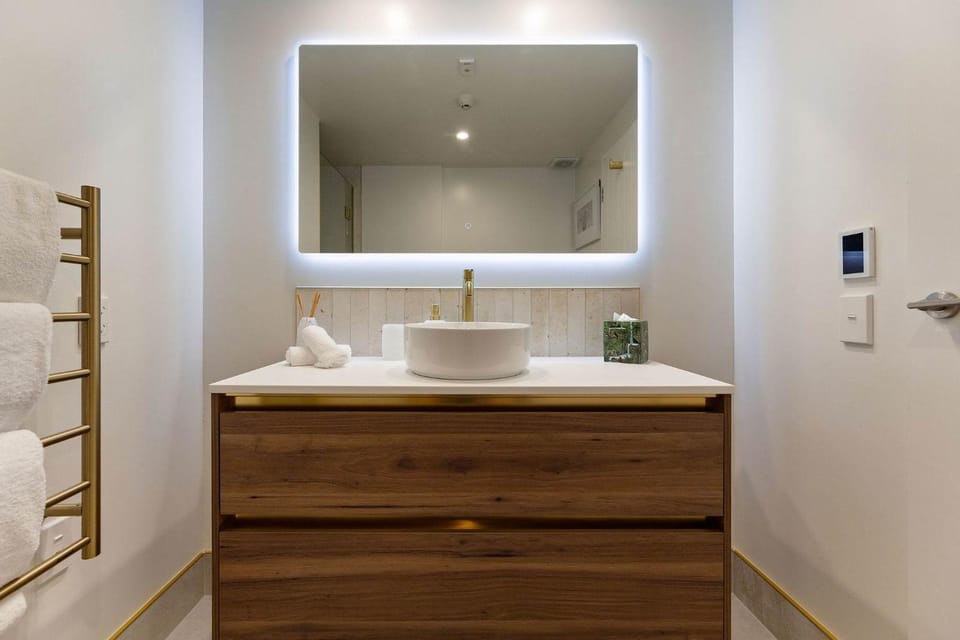 Bathroom, towels