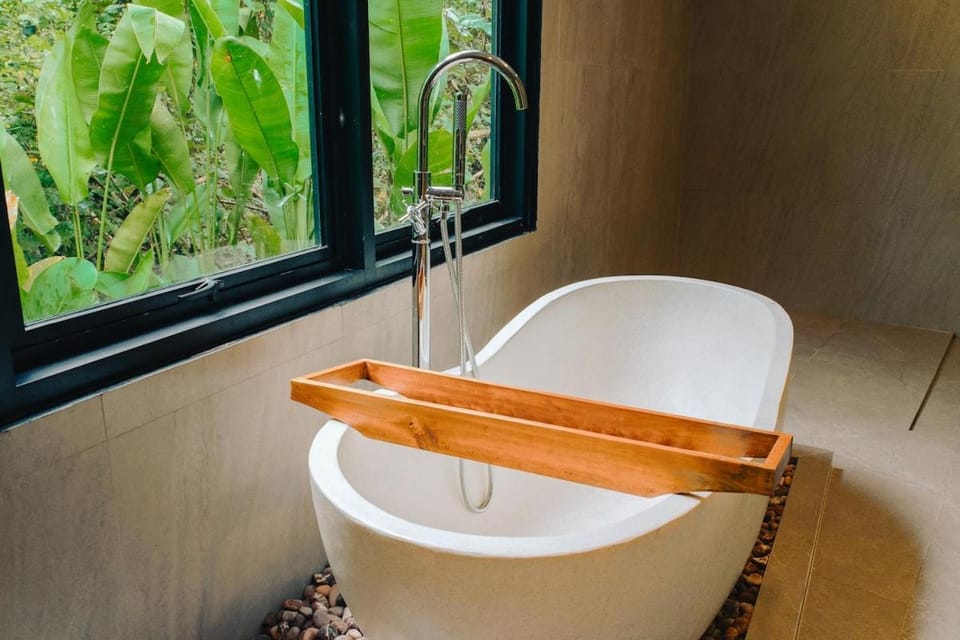 2BR escape 5 min bt mkt double6 Villa in Kuta