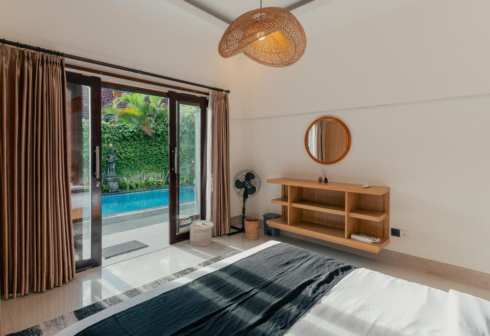 2BR escape 5 min bt mkt double6 Villa in Kuta