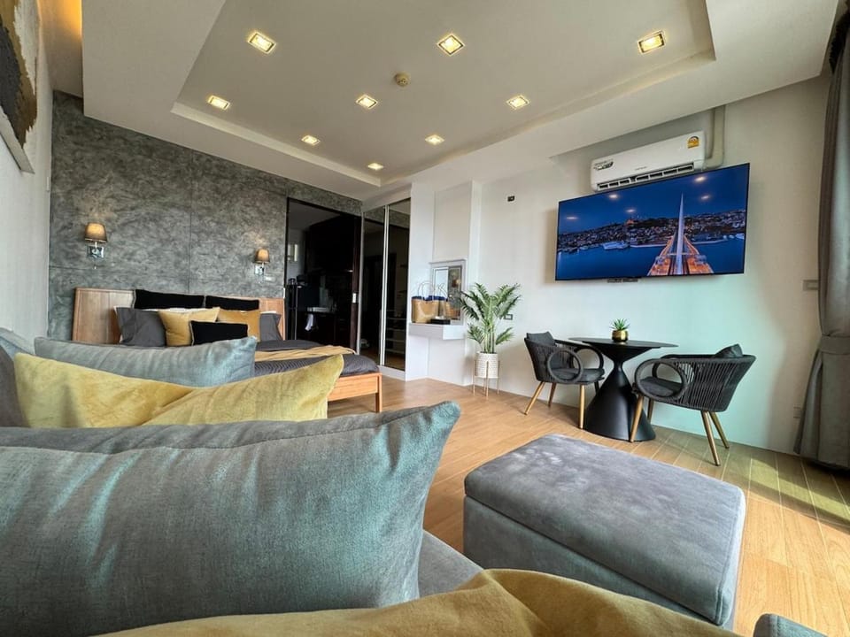 Luxury Seaview studio apartment at Karon beach House in Phuket