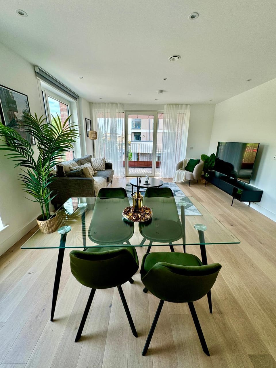 Amazing Apartment in Canary Wharf Two Bedroom Apartment in London