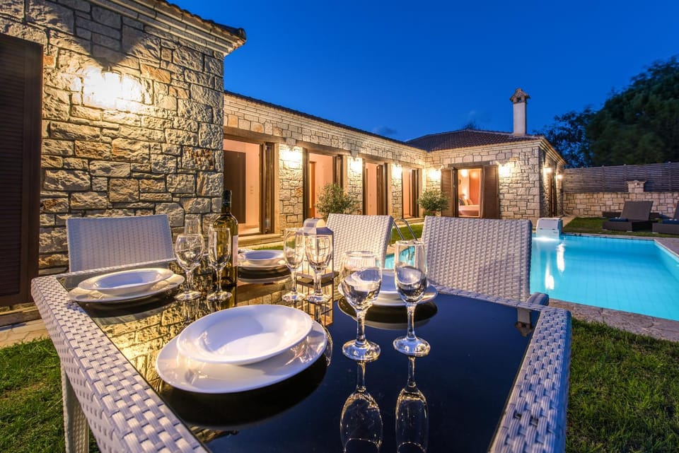 Property building, Garden, Area and facilities