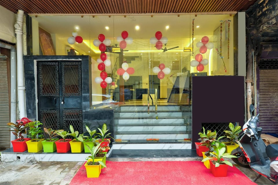 Facade/entrance