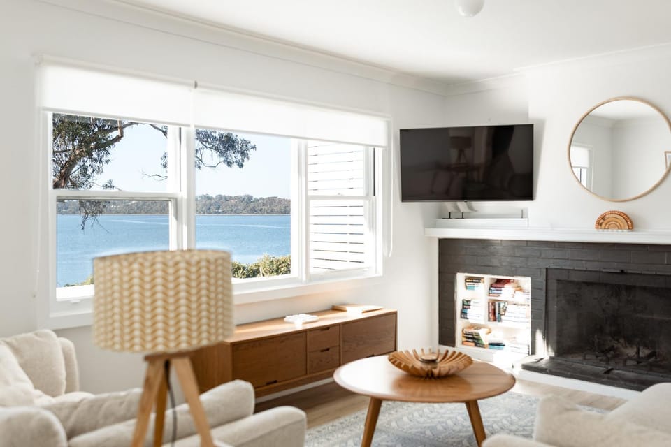 The Little Pearl - Front row at Beauty Bay House in St Helens