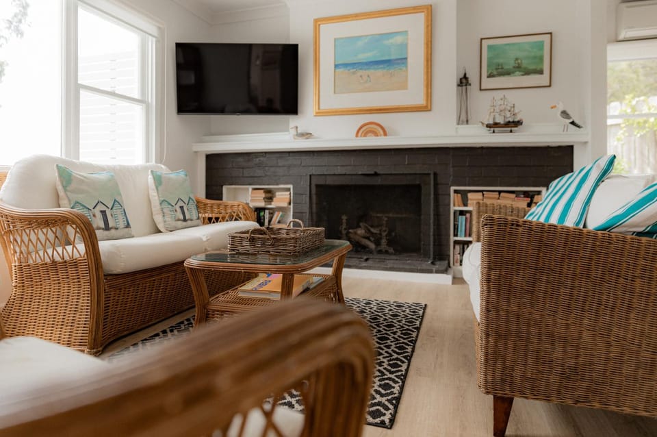 The Little Pearl - Front row at Beauty Bay House in St Helens