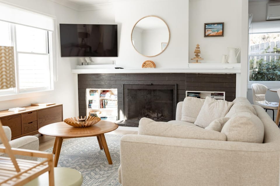 The Little Pearl - Front row at Beauty Bay House in St Helens