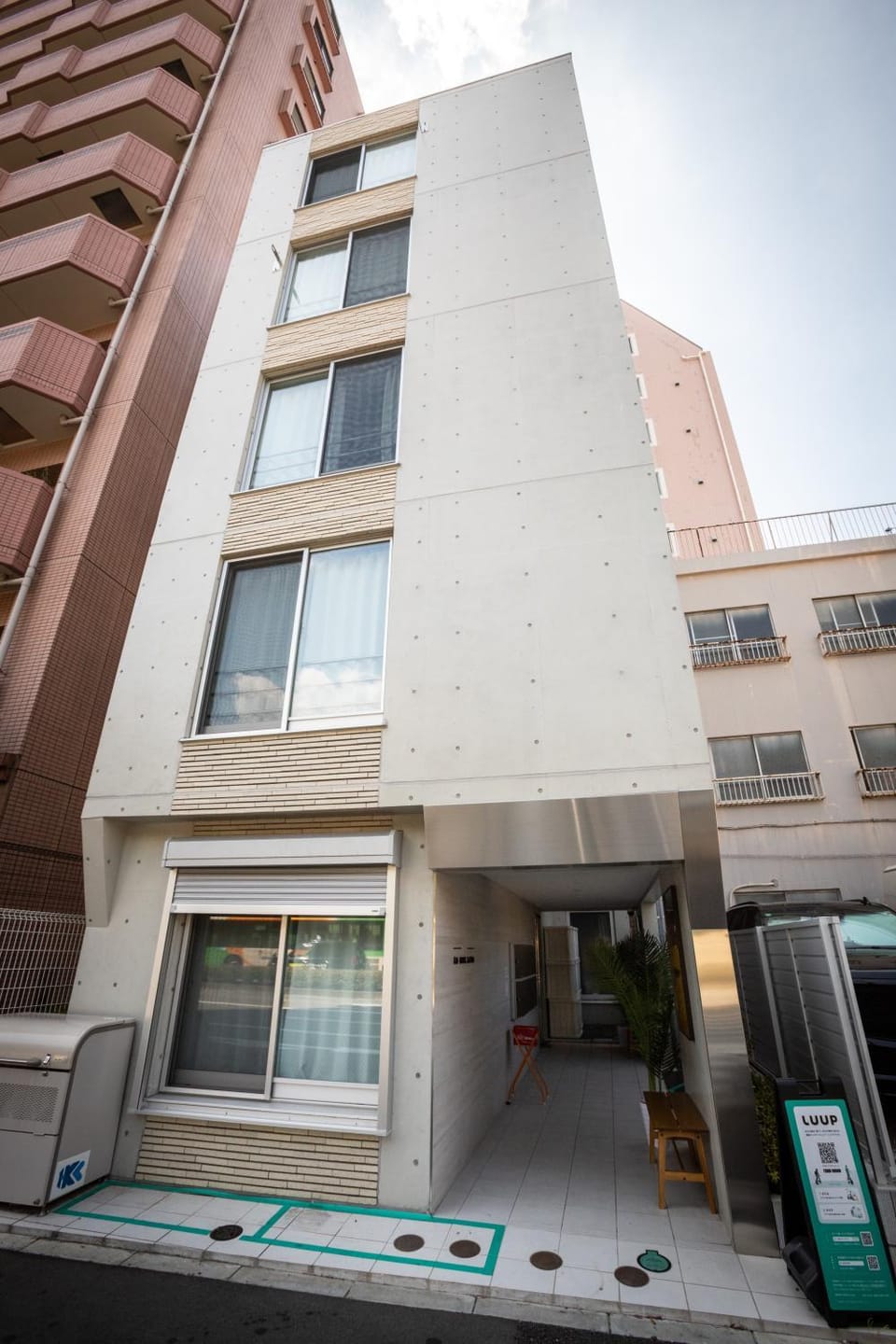 Property building, Day