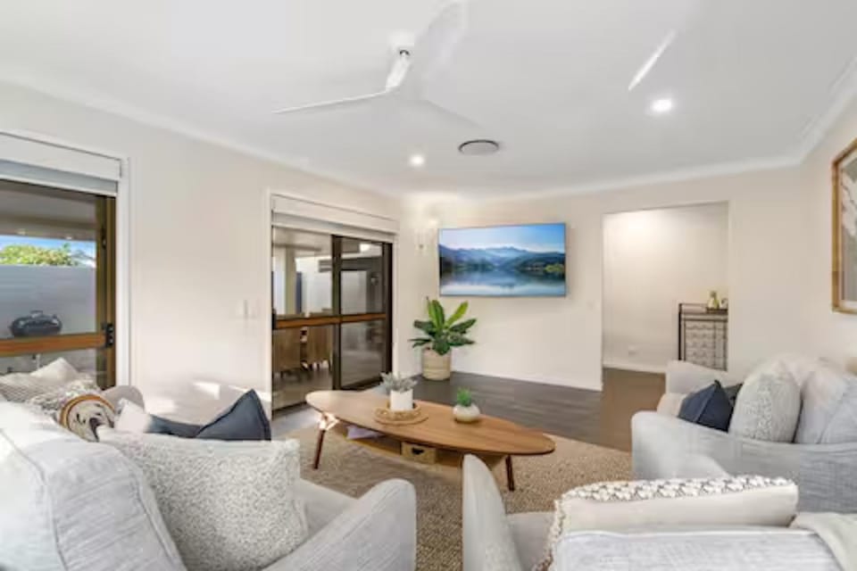 TV and multimedia, Living room, Seating area