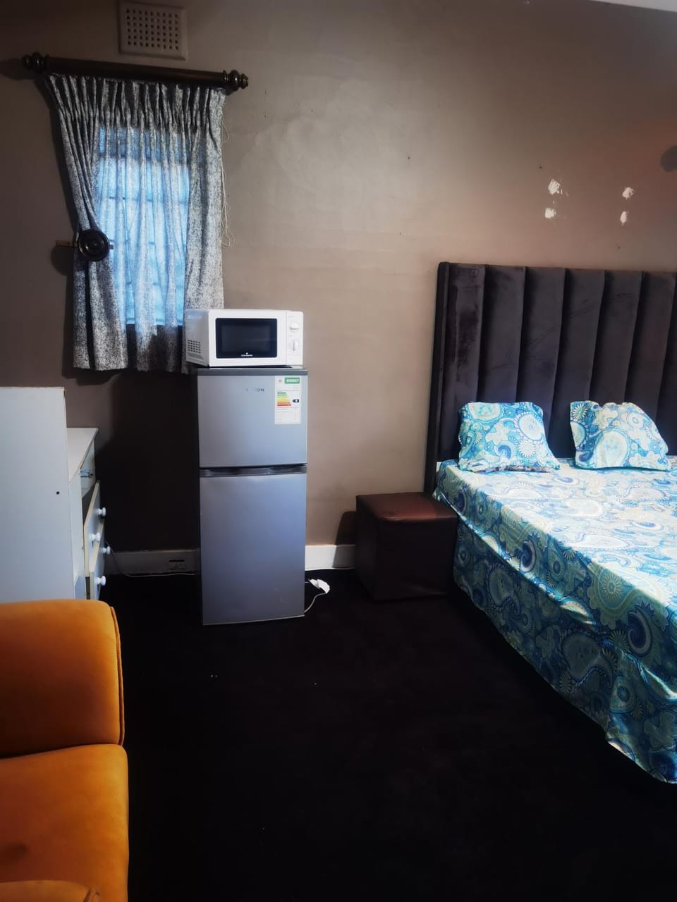 Yellow Stars Guesthouses Bed and Breakfast in Johannesburg