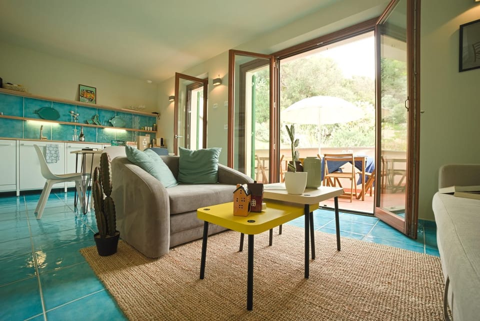 Patio, Kitchen or kitchenette, Living room, Seating area, Dining area