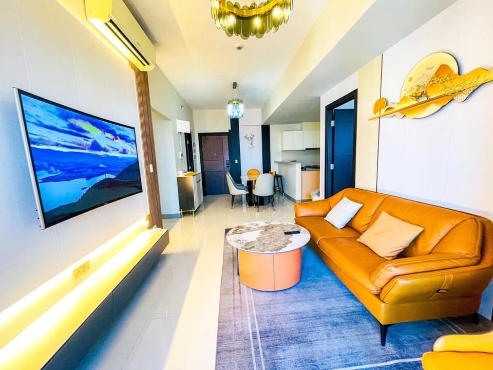 Luxury 2BR Penthouse Across Uptown BGC I Modern Apartment in Makati