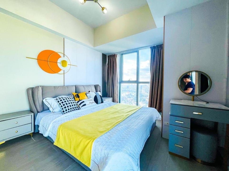 Ultra-Luxury 3BR Penthouse in Uptown BGC Apartment in Makati