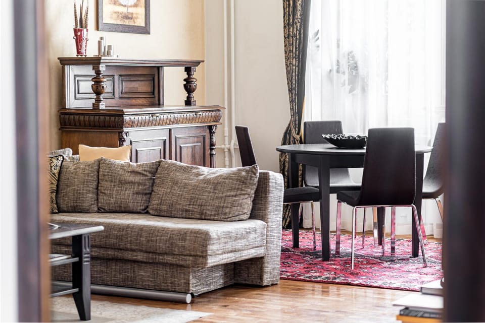 Living room, Seating area, Dining area