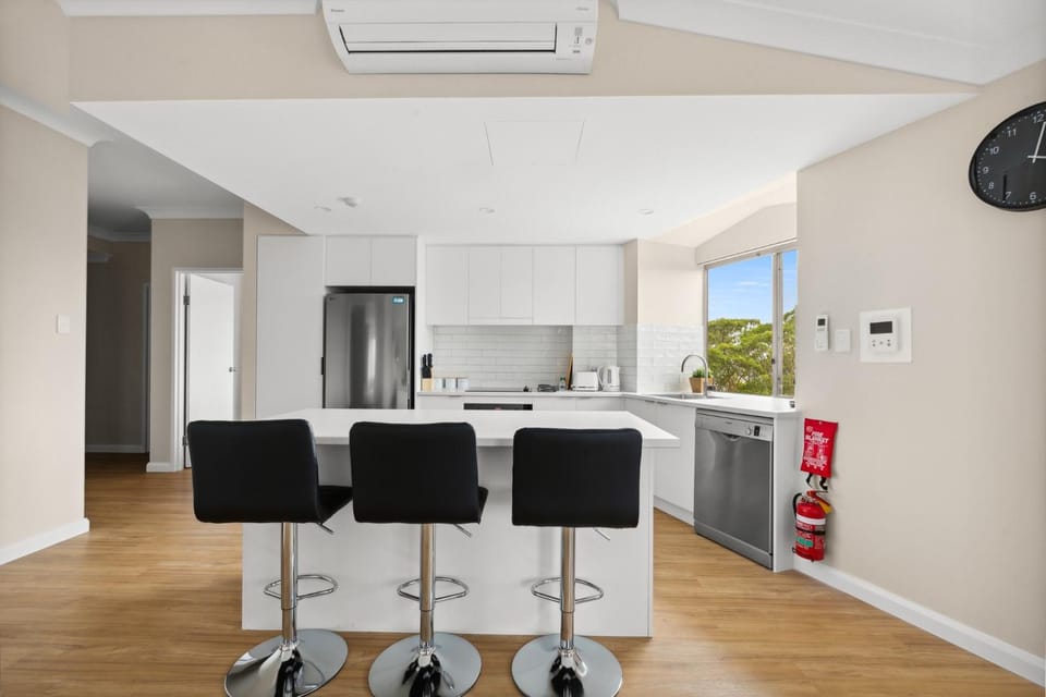 Stylish 2-Bed Camperdown Apartment with Balcony Apartment in Sydney