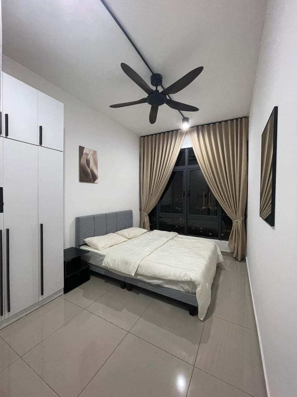 Bed, Photo of the whole room, Bedroom, air conditioner