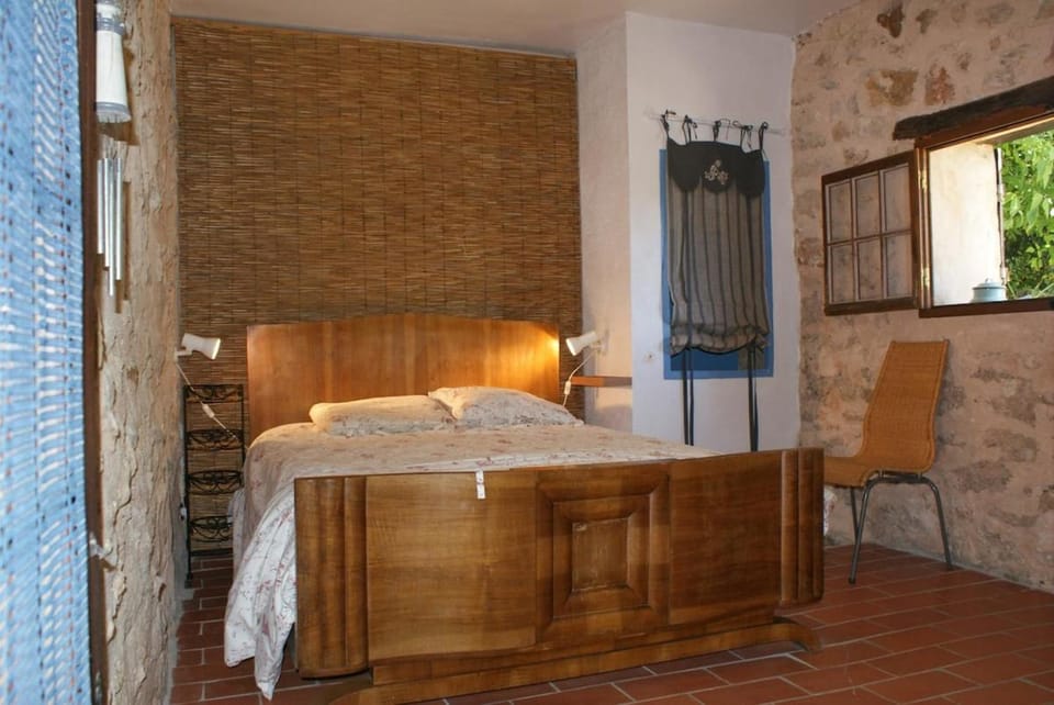 Accommodation in a farmhouse with breathtaking views House in Brignoles