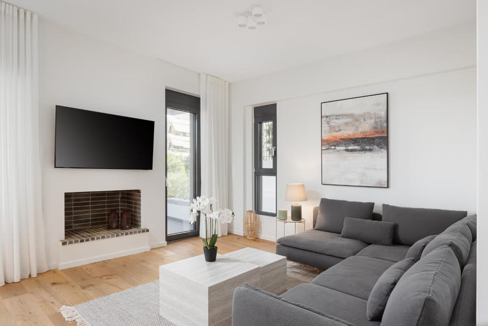 Communal lounge/ TV room, TV and multimedia, Living room, Seating area