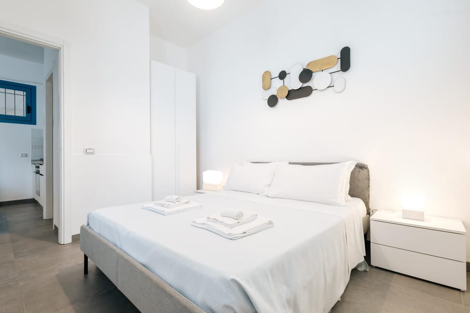 Bed, Photo of the whole room, Bedroom, towels, wardrobe