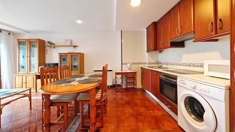 Kitchen or kitchenette, Living room