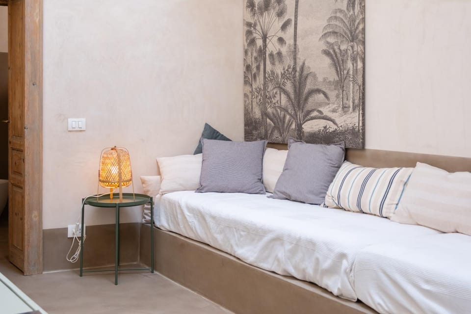 Bed, Photo of the whole room