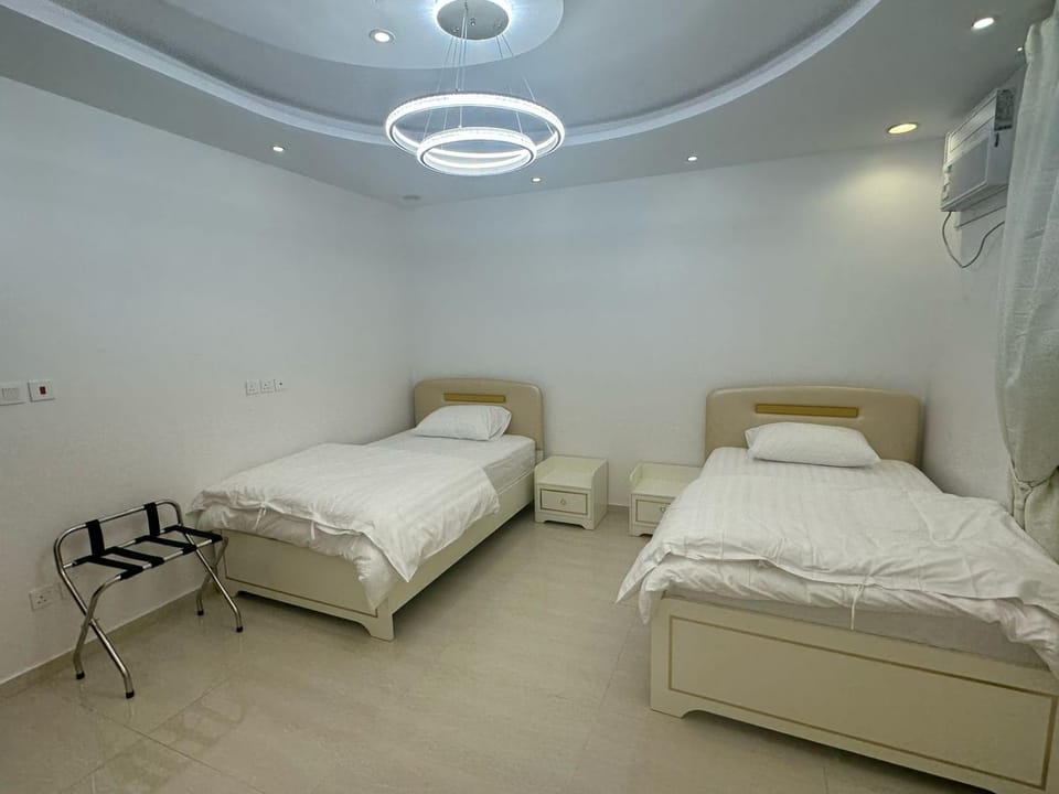 Bed, Photo of the whole room, Bedroom, air conditioner