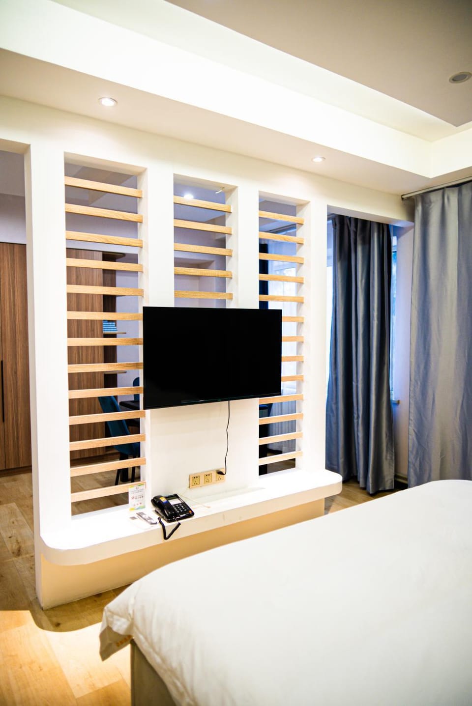 Bed, TV and multimedia