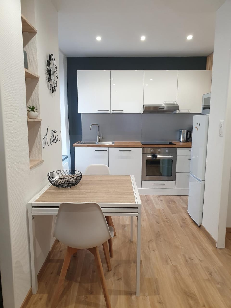 Kitchen or kitchenette, Dining area, dishwasher, oven, stove