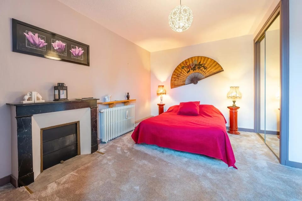 Bedroom, heating