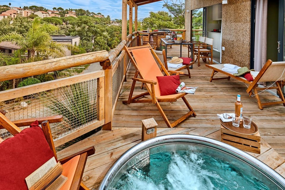 Patio, Natural landscape, Hot Tub, View (from property/room), Balcony/Terrace, sunbed