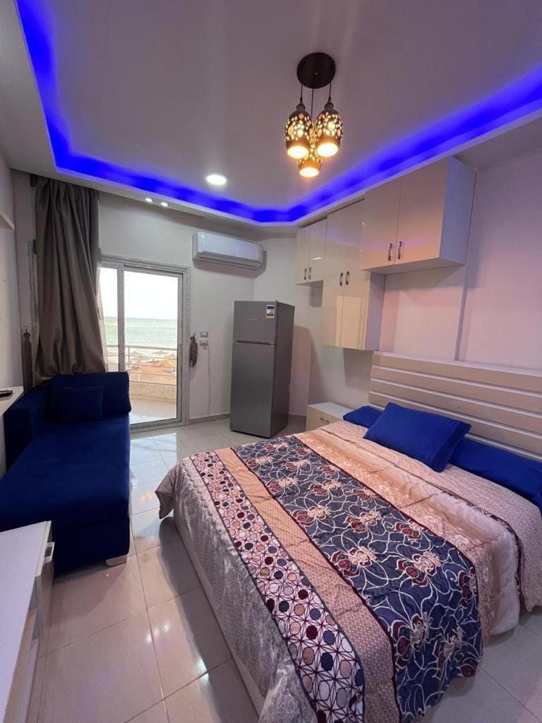 Bed, Bedroom, oven, wardrobe
