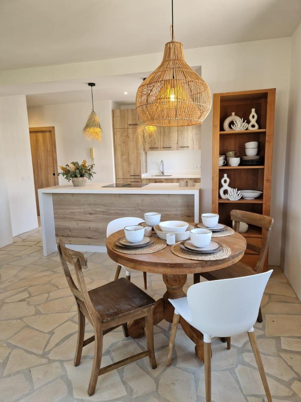 Kitchen or kitchenette, Other, Dining area