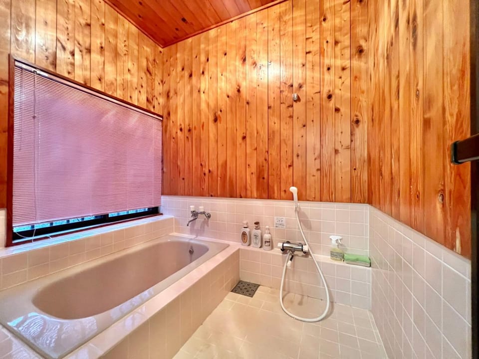 Bathroom, Bath